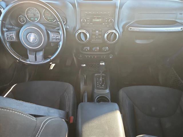 Used 2018 Jeep Wrangler Unlimited Rubicon w/ Cold Weather Group image 17