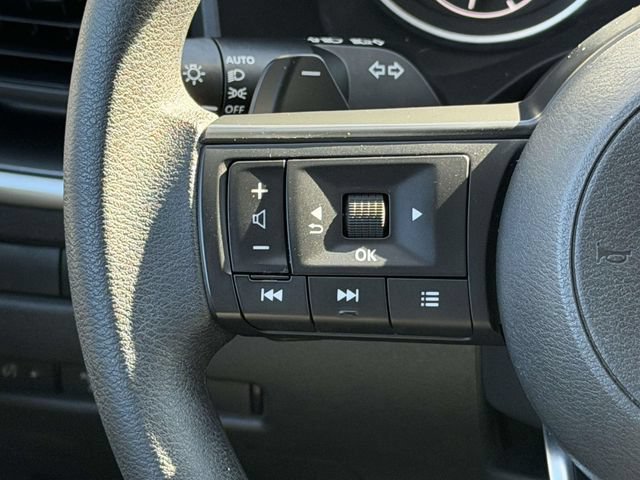 Used 2024 Nissan Rogue SV FWD image 24