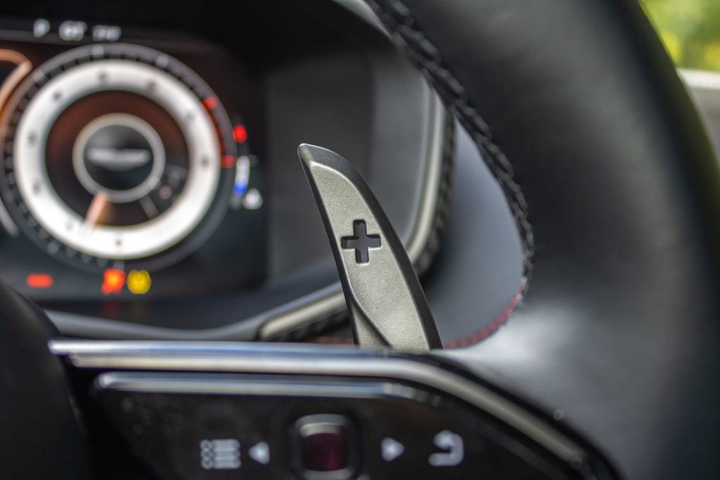 Used 2025 Aston Martin DBX 707 image 16