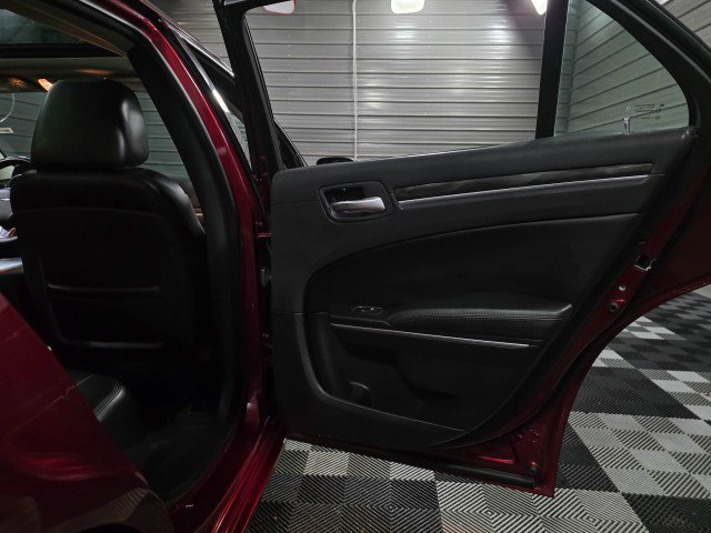 Used 2017 Chrysler 300 Limited w/ Value Package image 33