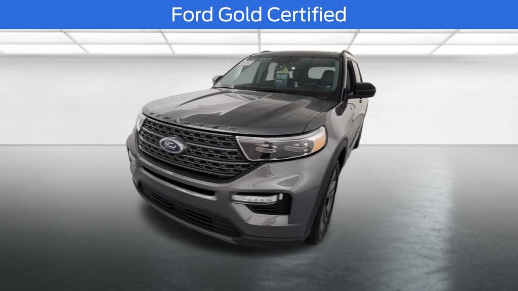 Used 2024 Ford Explorer XLT w/ Equipment Group 202A AWD/4WD image 2
