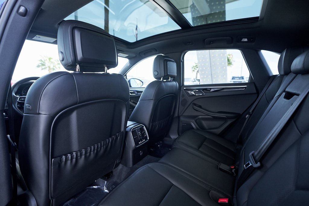 Used 2024 Porsche Macan image 25