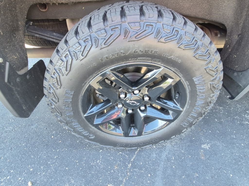 Used 2025 Chevrolet Silverado 1500 LT Trail Boss w/ Convenience Package II AWD/4WD image 9