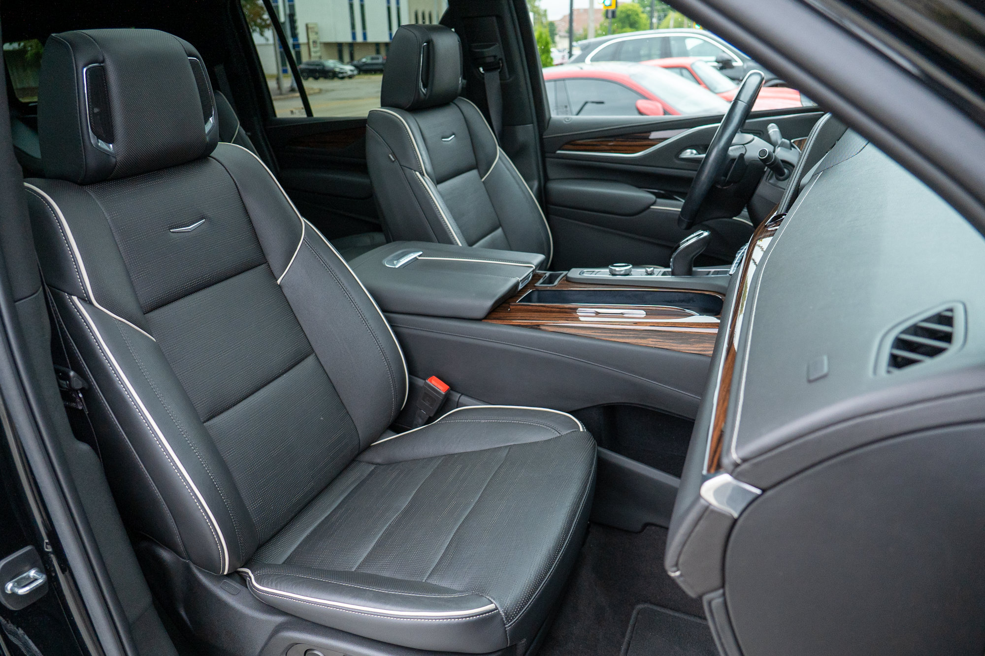 Used 2022 Cadillac Escalade ESV Premium Luxury AWD/4WD image 36