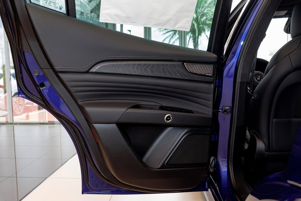 New 2025 Maserati Grecale GT image 30
