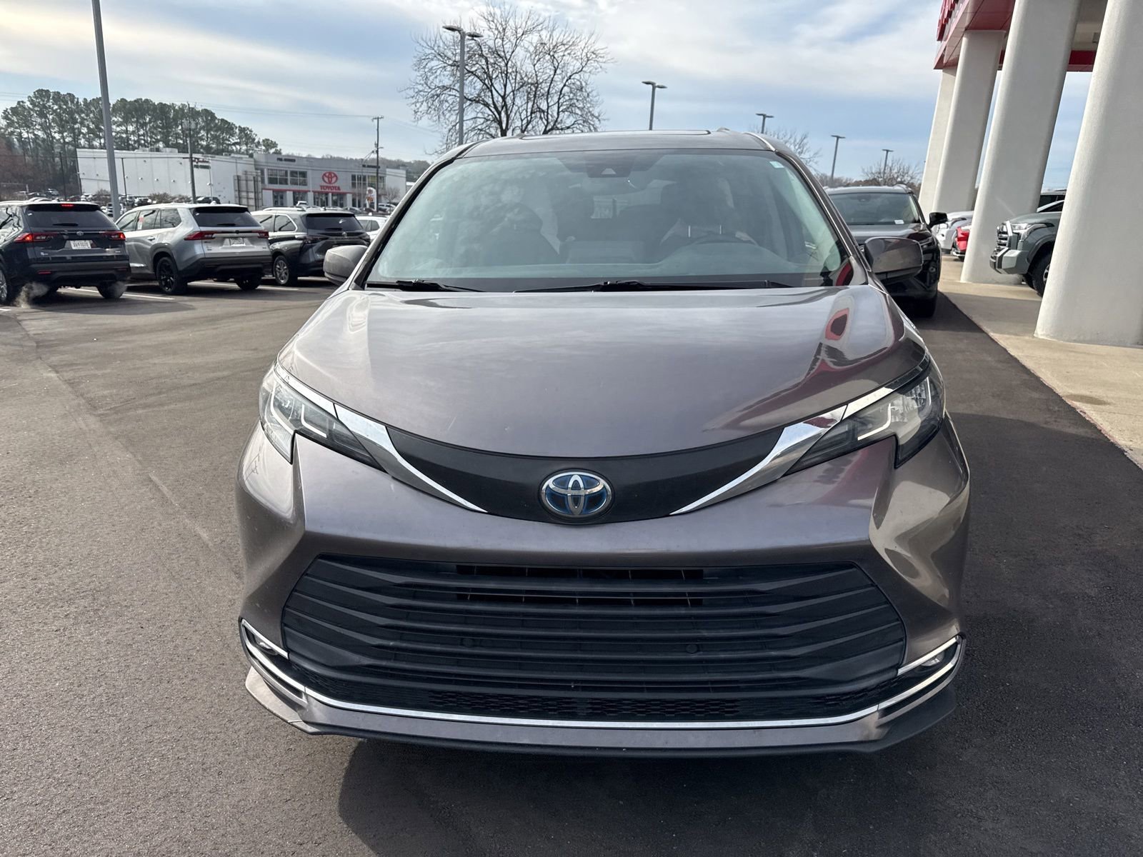 Used 2022 Toyota Sienna XLE
