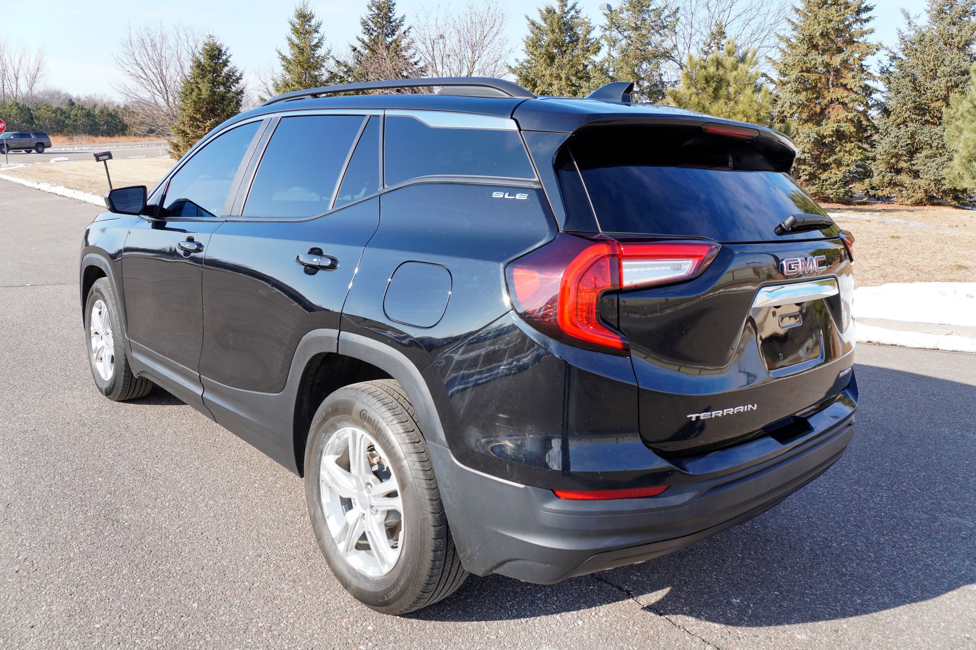 Used 2022 GMC Terrain SLE w/ Driver Convenience Package image 6