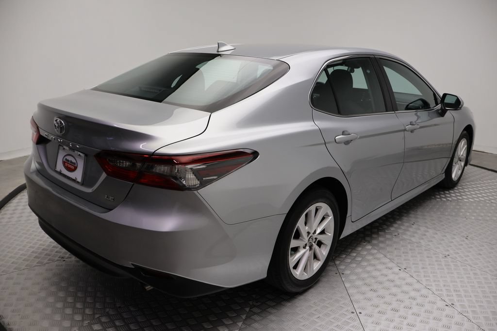 Used 2024 Toyota Camry LE FWD image 8
