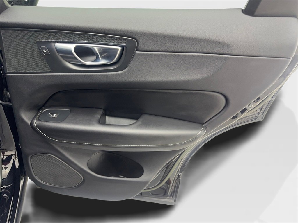 Used 2022 Volvo XC60 B5 Inscription w/ Protection Package Premier image 42