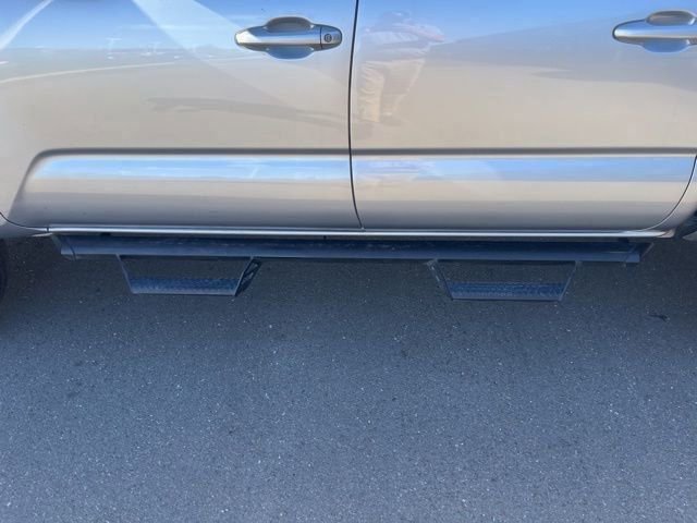 Used 2021 Toyota Tacoma SR w/ SR Convenience Package image 9