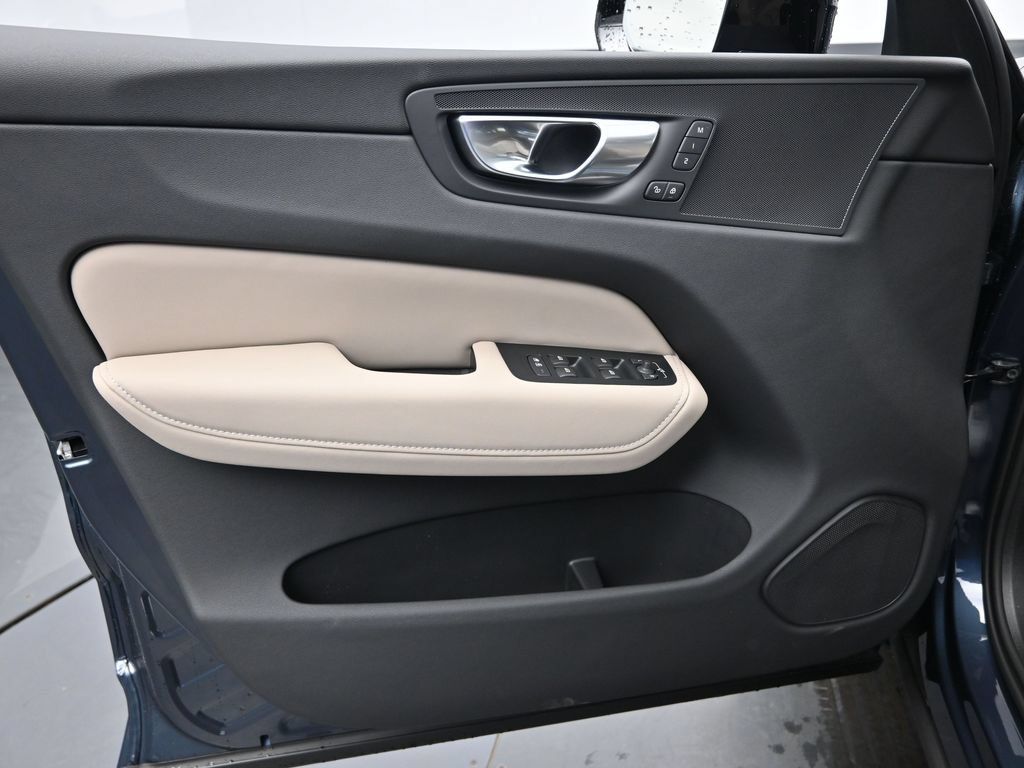 New 2026 Volvo XC60 B5 Plus w/ Protection Package Premier AWD/4WD image 22