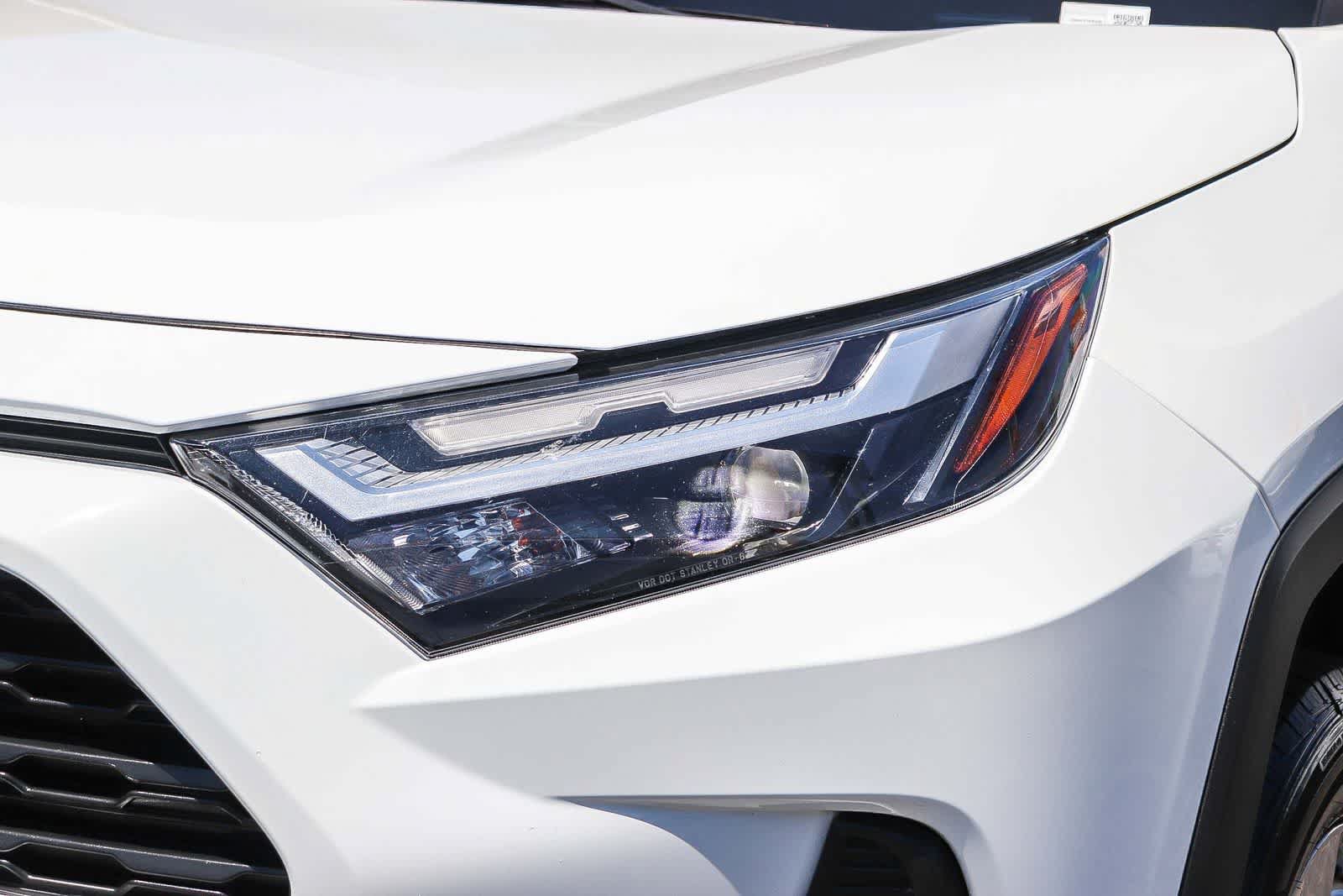 Used 2025 Toyota RAV4 XLE FWD image 8
