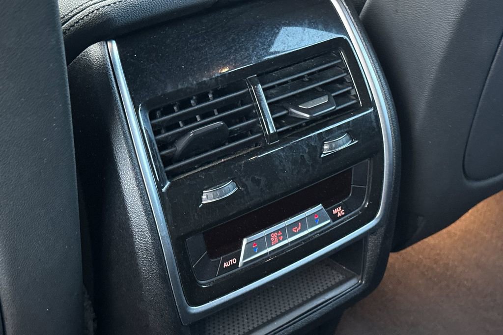 Used 2022 BMW X5 xDrive45e w/ Parking Assistance Package image 13