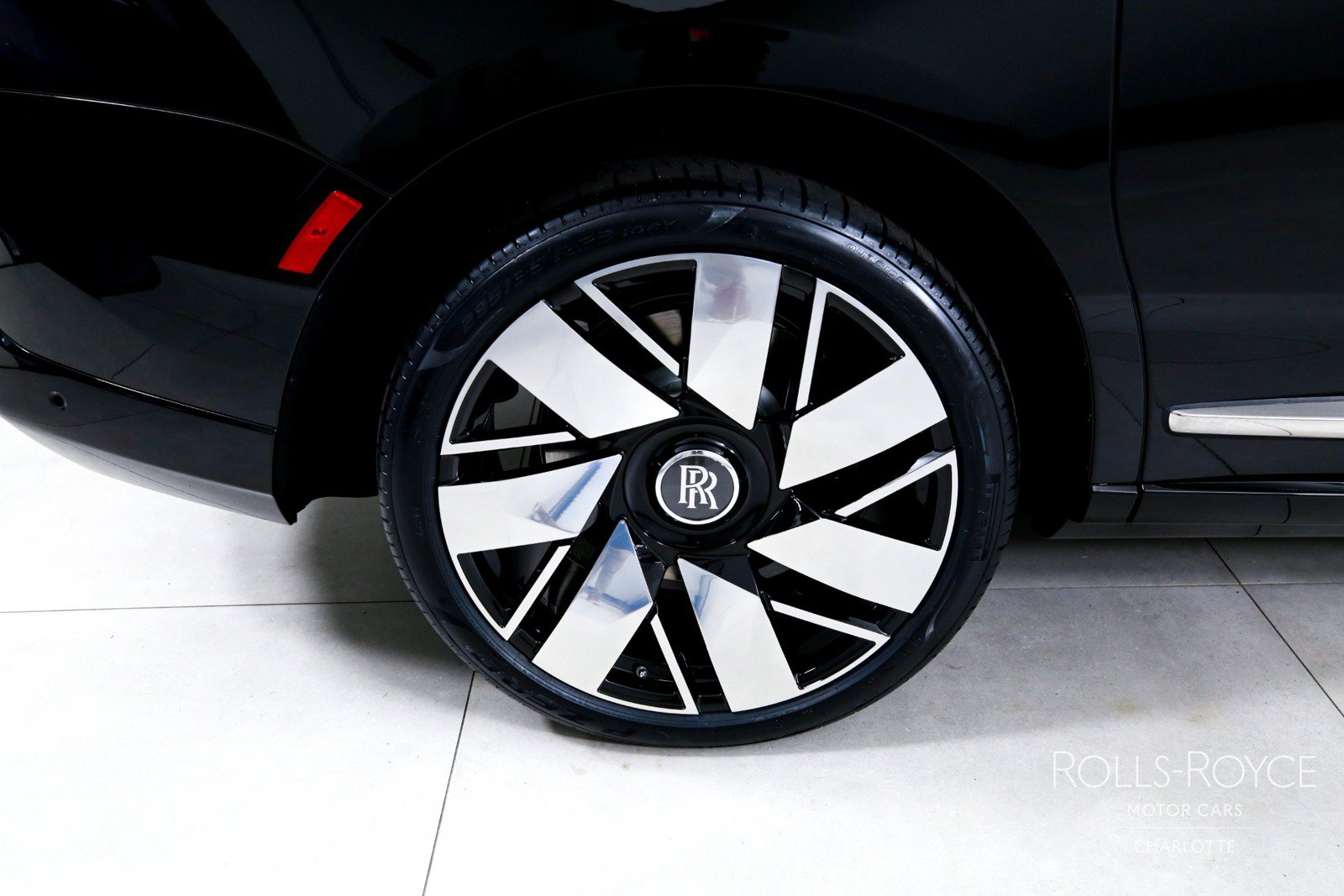 New 2026 Rolls-Royce Cullinan AWD/4WD image 37
