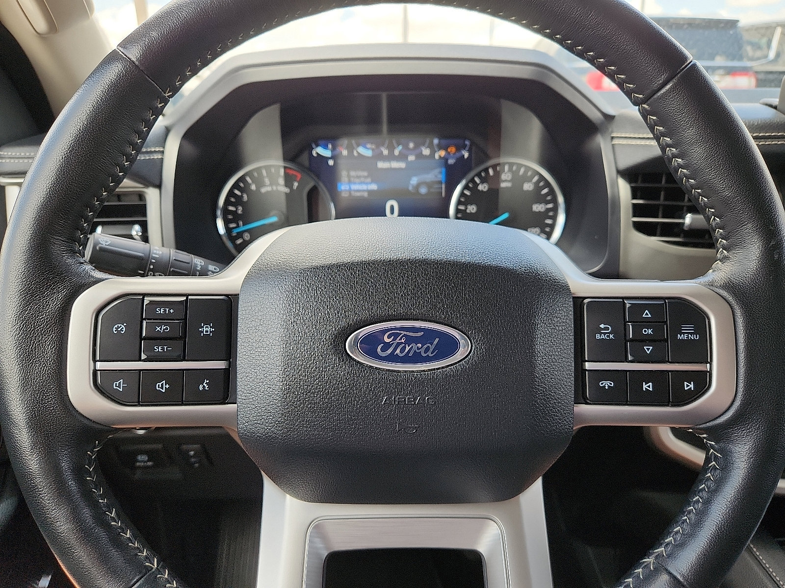 Used 2024 Ford Expedition XLT image 15