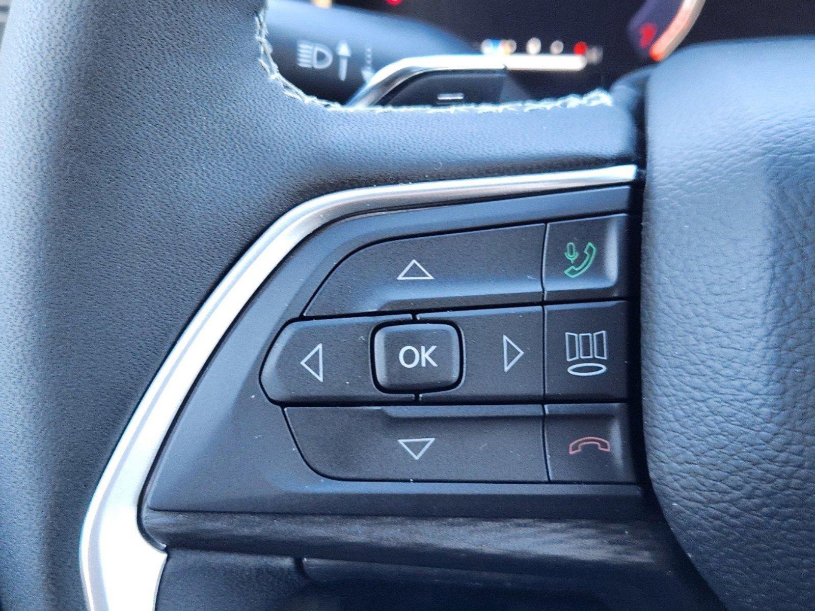 New 2025 Jeep Grand Cherokee Altitude image 23