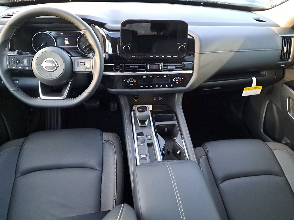 New 2025 Nissan Pathfinder SL w/ Black Appearance Package image 6