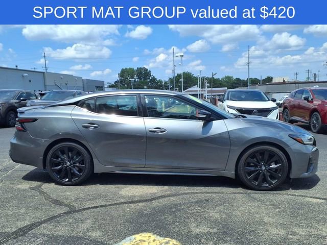 Used 2022 Nissan Maxima SR w/ Sport Mat Group image 2
