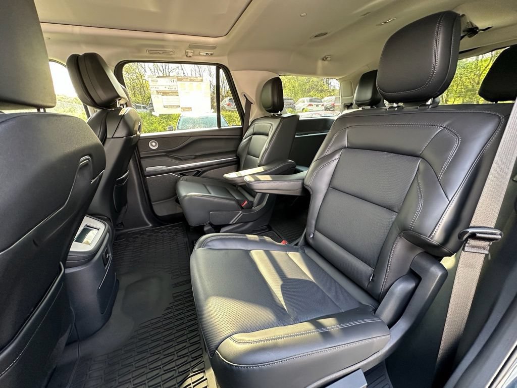New 2025 Lincoln Navigator Reserve AWD/4WD image 20