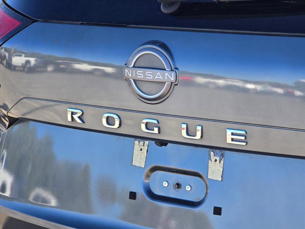 Used 2022 Nissan Rogue SV AWD/4WD image 15