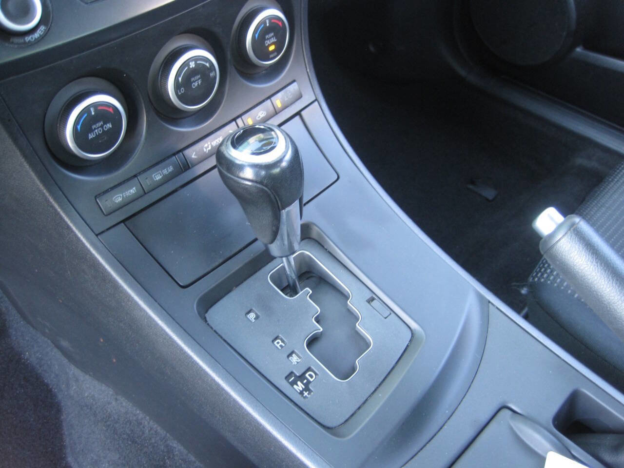 Used 2013 MAZDA MAZDA3 i Touring image 24