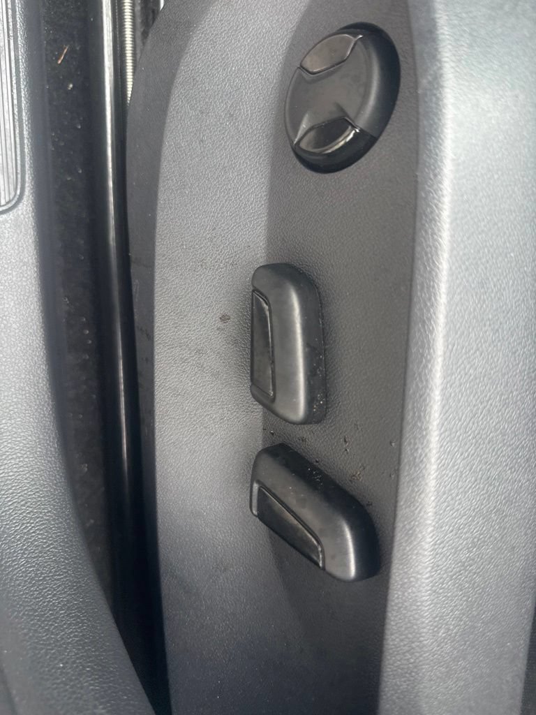 Certified 2023 Volkswagen Taos SE FWD image 26