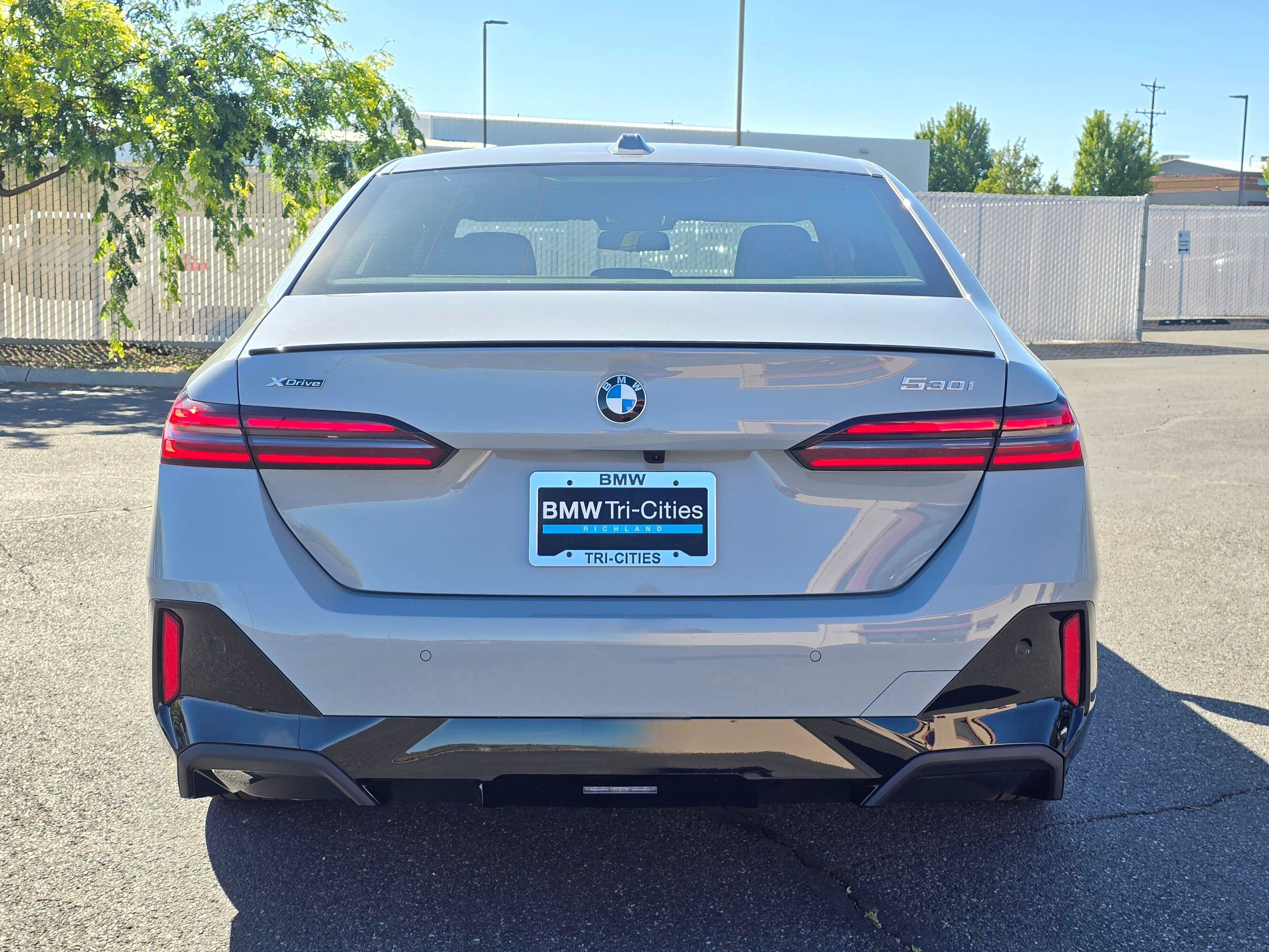 New 2027 BMW 530i xDrive w/ M Sport Package AWD/4WD image 5