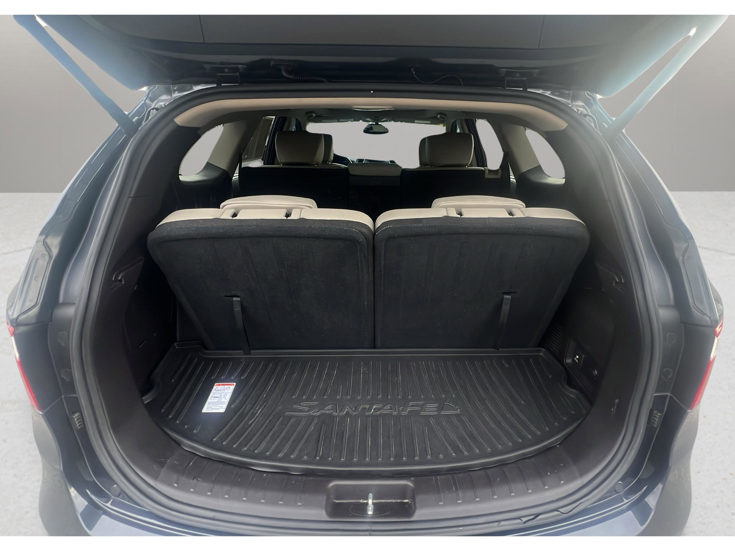 Used 2016 Hyundai Santa Fe SE w/ Option Group 03 image 16