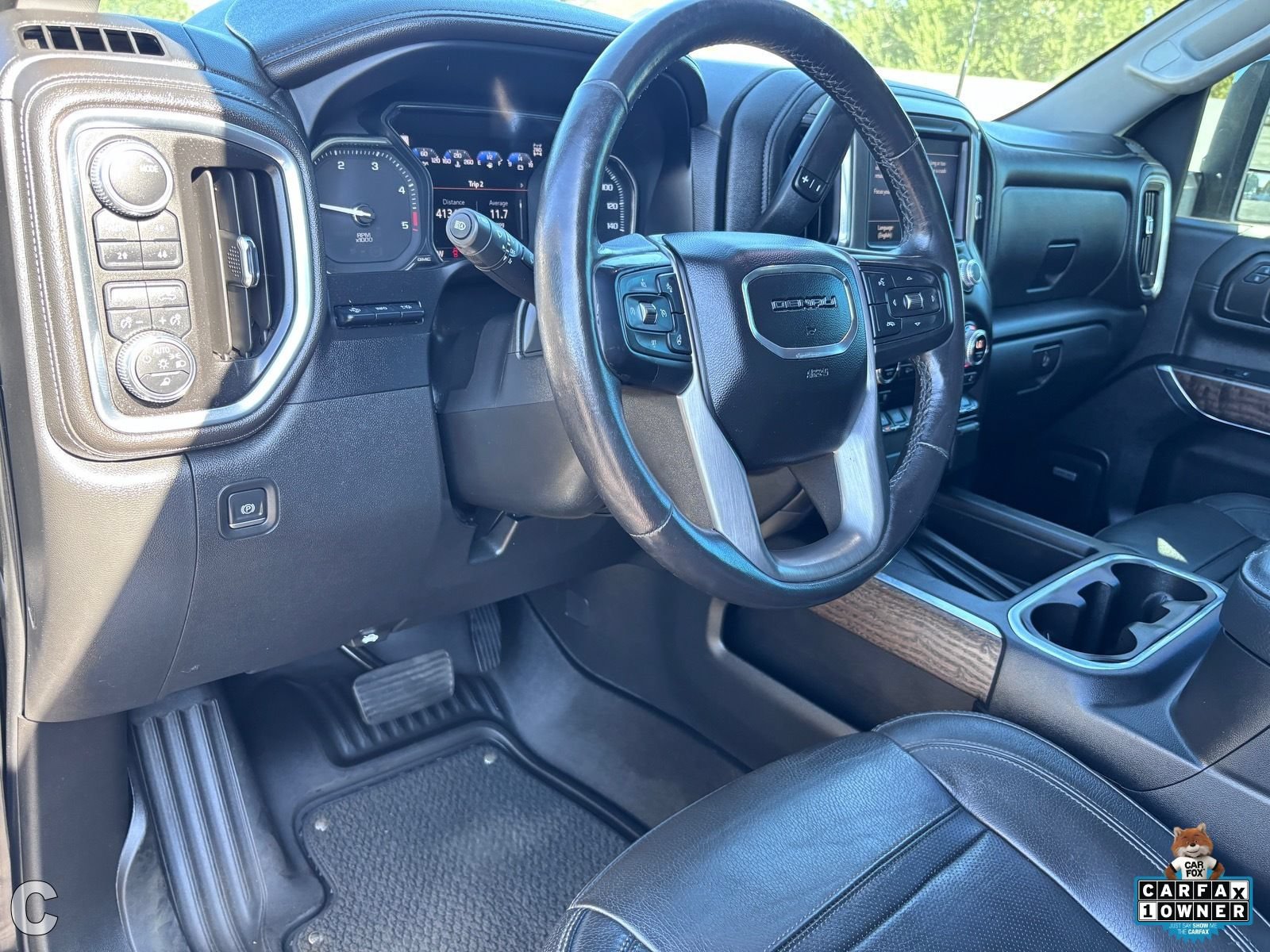 Used 2022 GMC Sierra 2500 Denali w/ Denali Black Diamond Edition AWD/4WD image 14