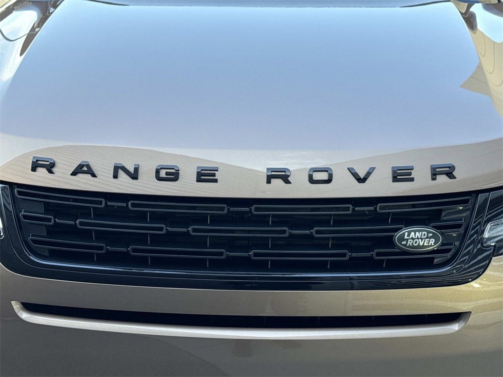 Used 2024 Land Rover Range Rover Evoque S image 10