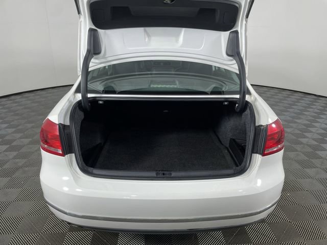 Used 2015 Volkswagen Passat TDI SEL Premium image 38