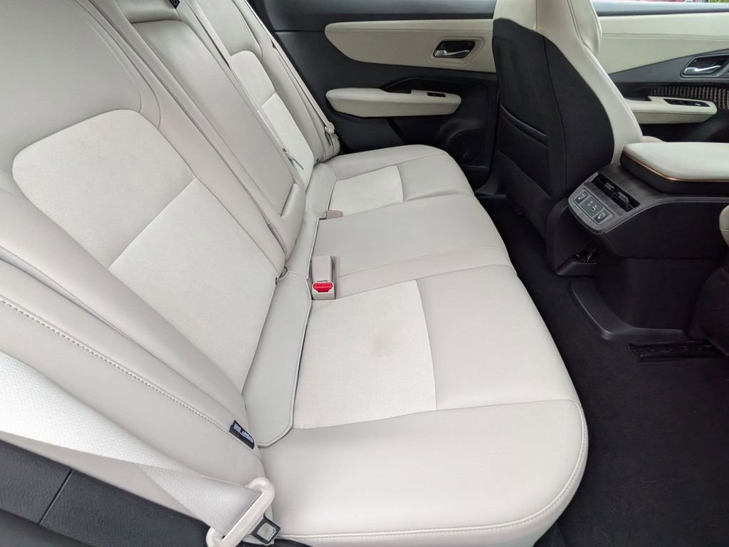 Used 2023 Nissan Ariya FWD image 24