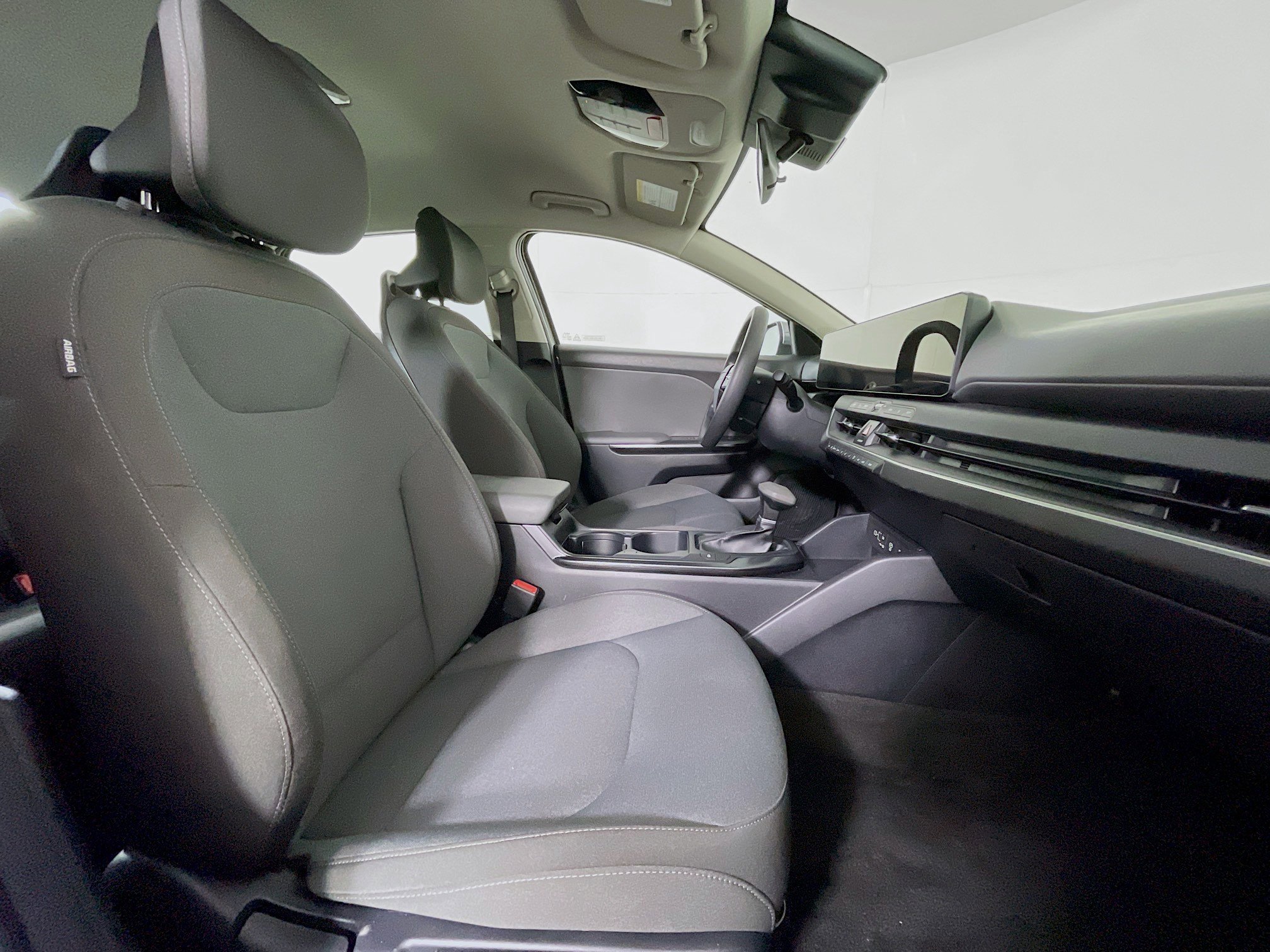 Used 2025 Kia K4 LXS image 29