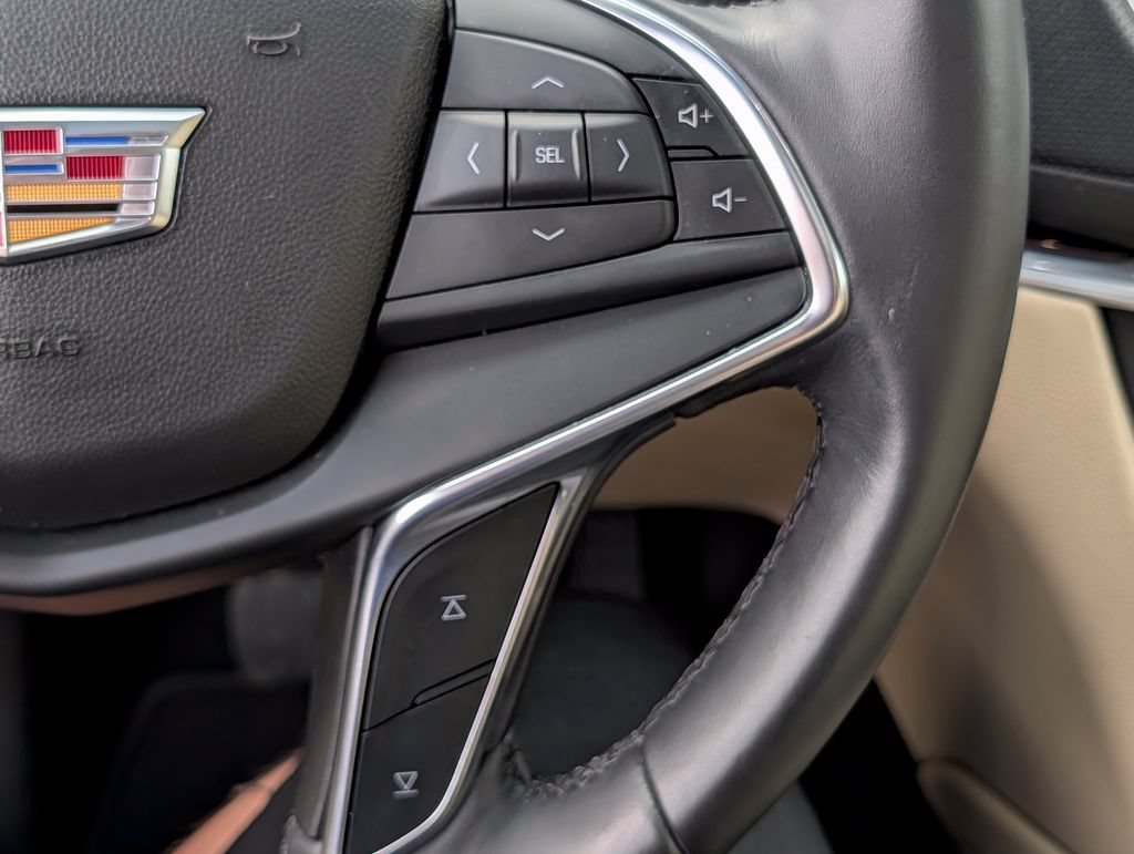 Used 2018 Cadillac XT5 Premium Luxury FWD image 18