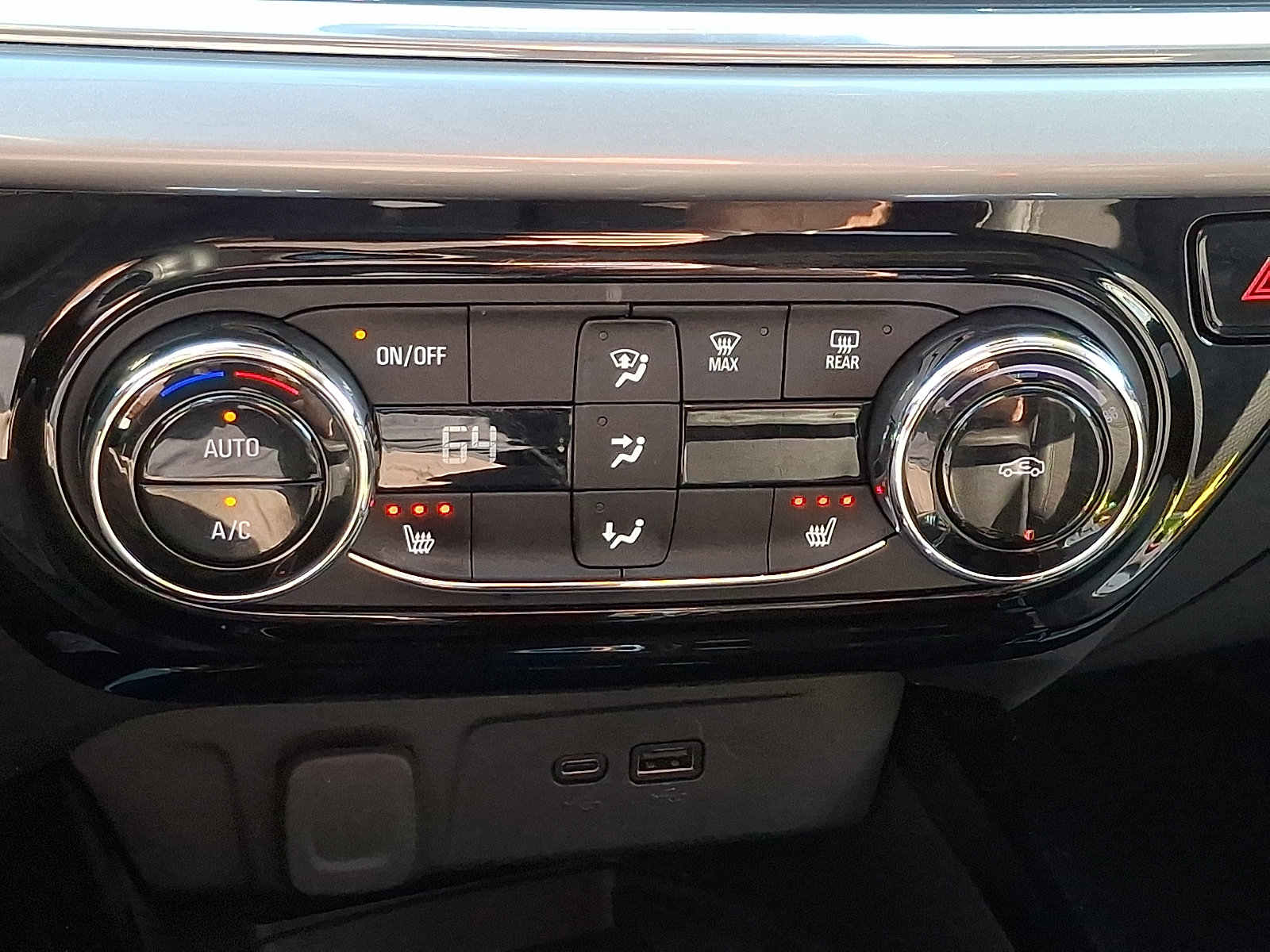 Certified 2024 Chevrolet Trax LT w/ Sunroof Package image 16