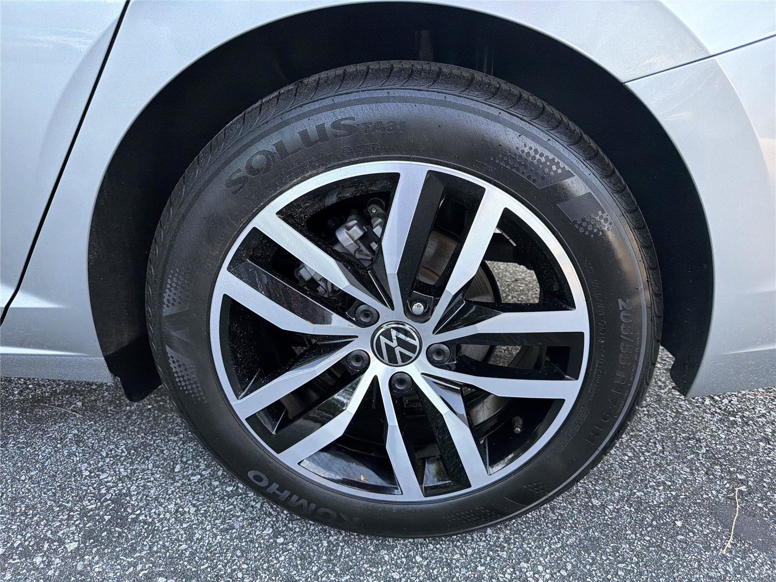 Used 2026 Volkswagen Jetta SE FWD image 18