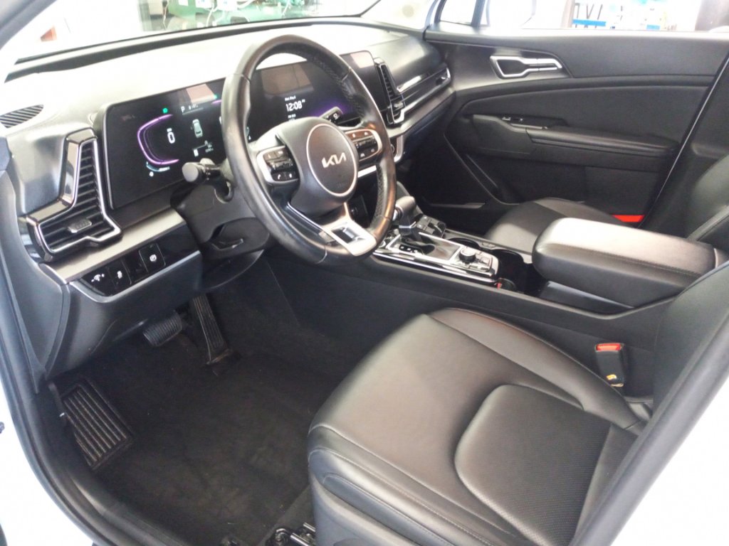 Certified 2024 Kia Sportage EX FWD image 17