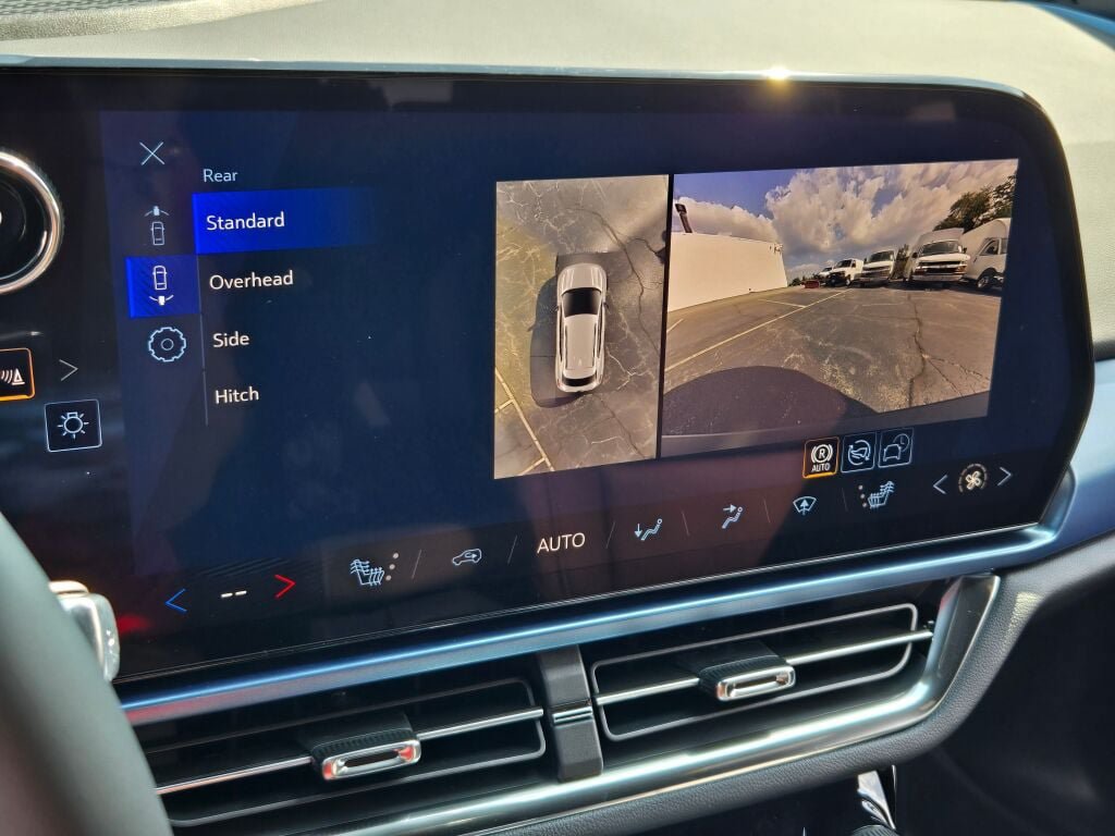 New 2026 Chevrolet Equinox EV LT AWD/4WD image 23