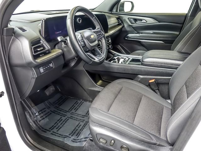 Used 2024 Chevrolet Traverse LT image 13