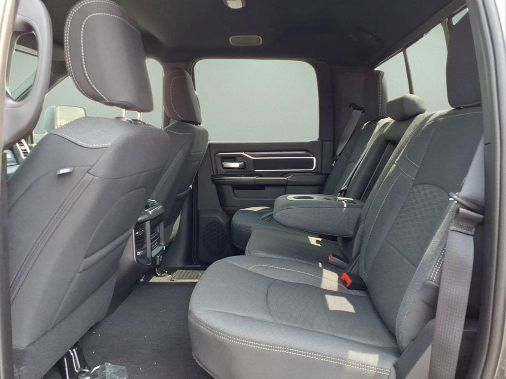 New 2026 RAM 2500 Big Horn AWD/4WD image 7