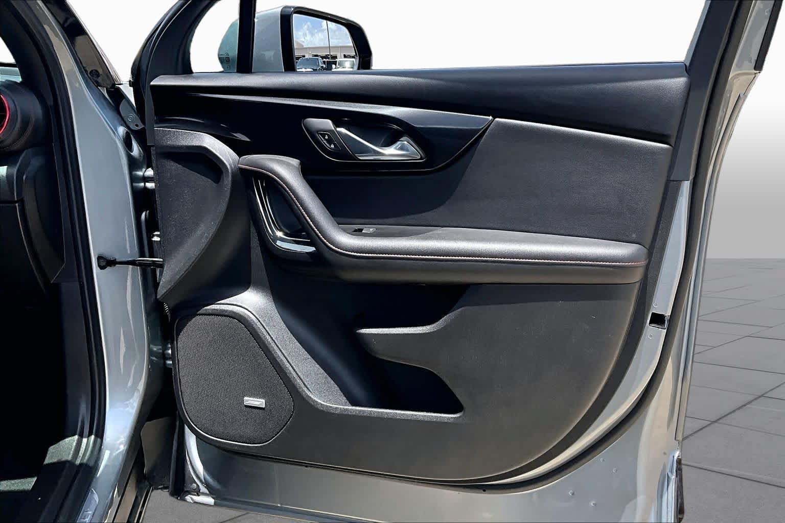 Used 2025 Chevrolet Blazer RS FWD image 23