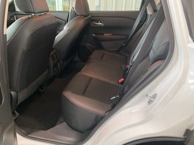 Used 2025 Nissan Rogue SV AWD/4WD image 16