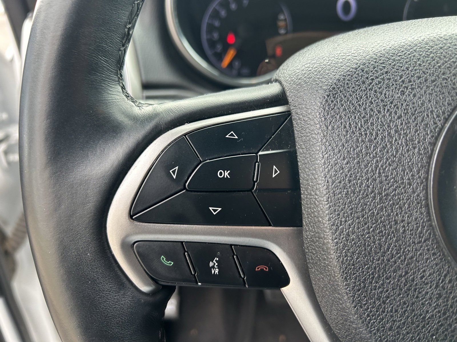 Used 2018 Jeep Grand Cherokee Altitude image 19