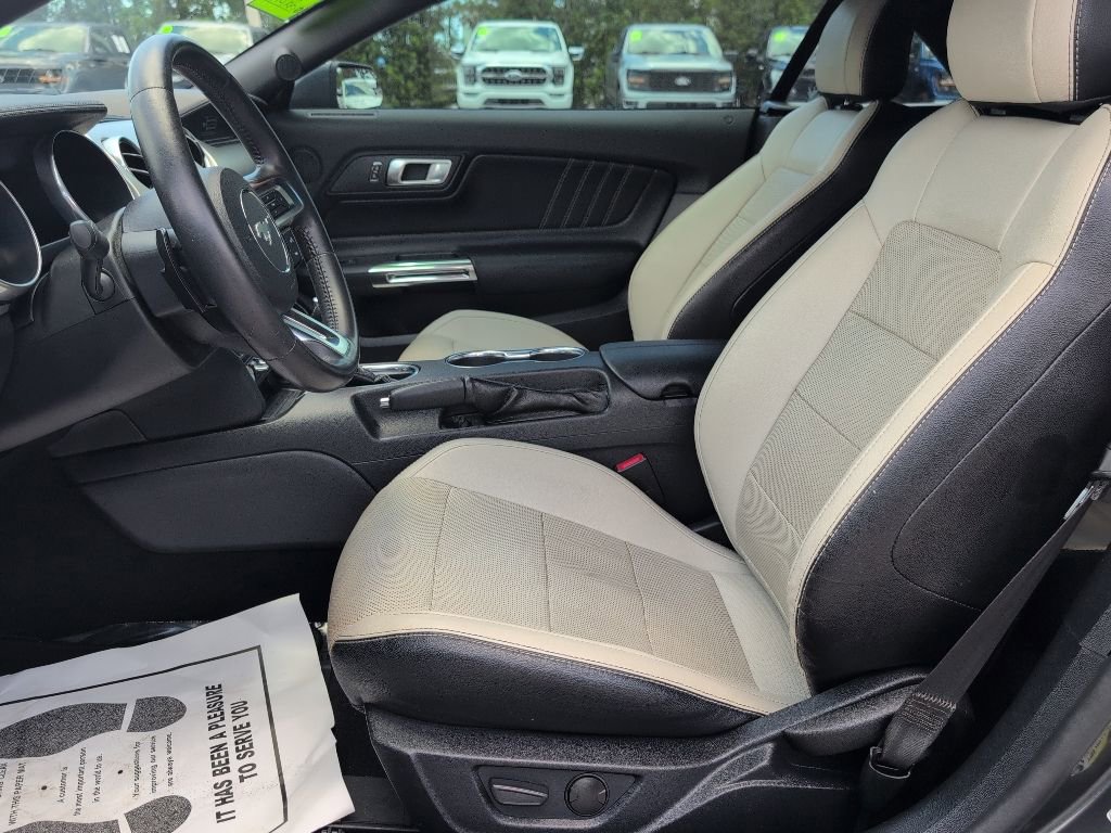 Used 2020 Ford Mustang Premium RWD image 8