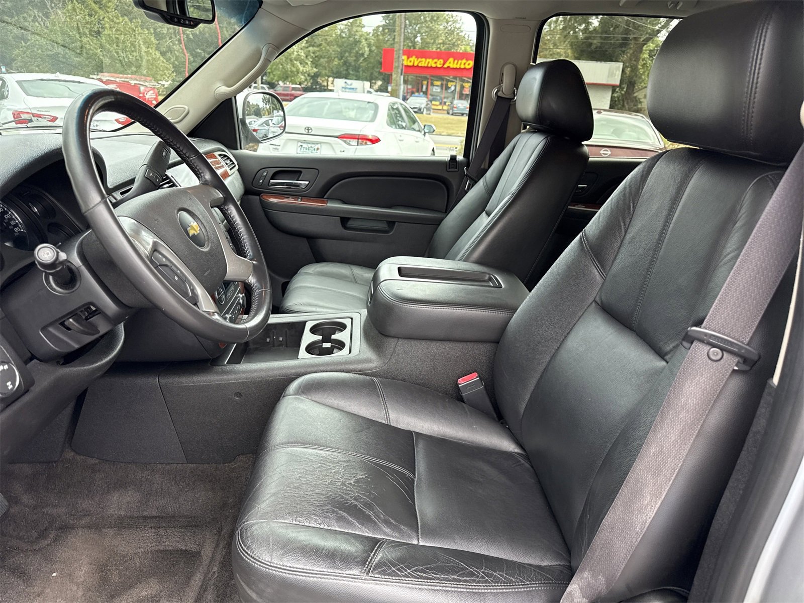 Used 2012 Chevrolet Suburban LT w/ Luxury Package image 10