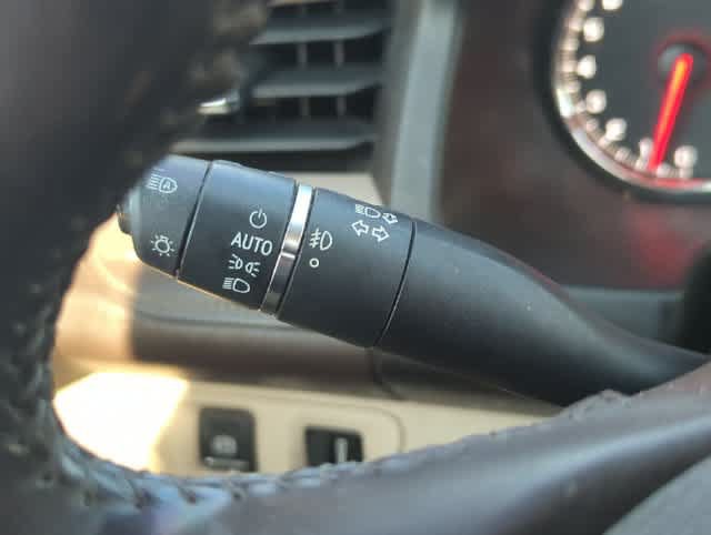 Used 2019 GMC Acadia Denali w/ Technology Package FWD image 30