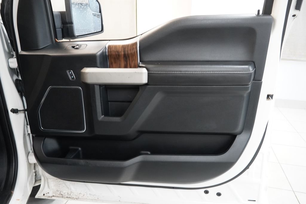 Used 2019 Ford F150 Lariat w/ Trailer Tow Package image 29