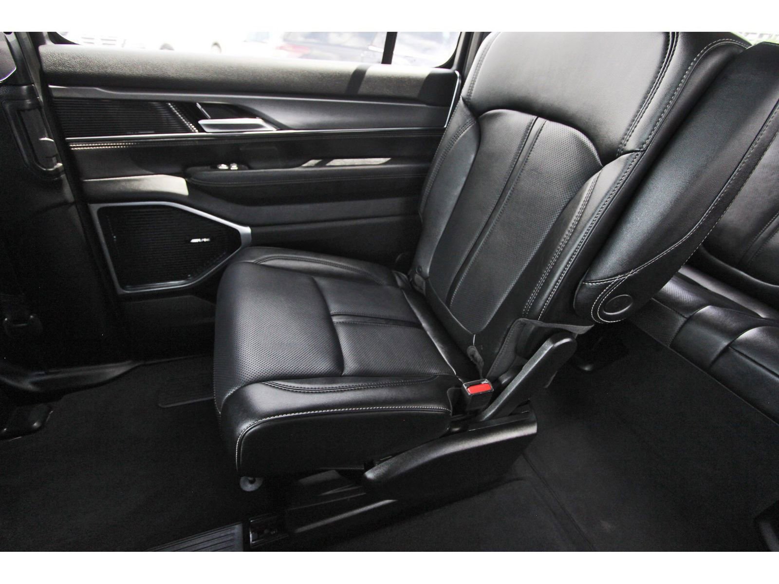 Used 2024 Jeep Wagoneer Series II image 14