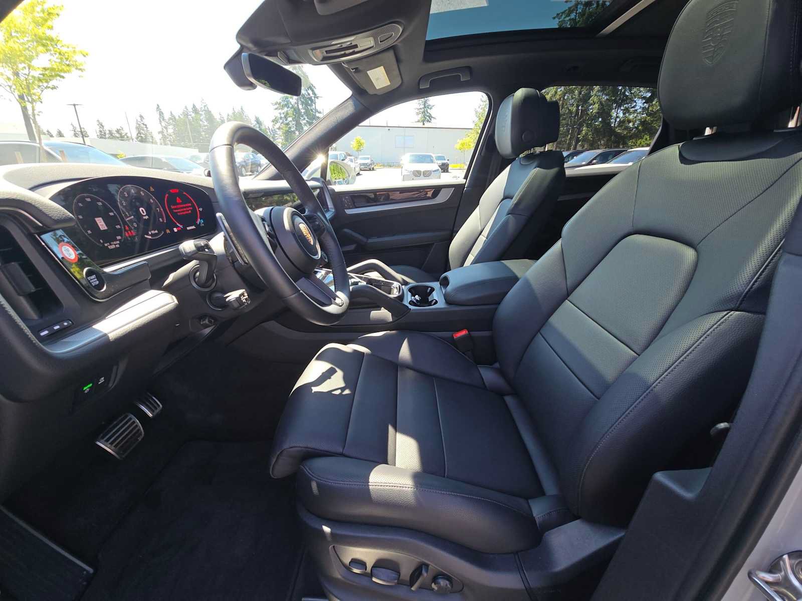 Used 2025 Porsche Cayenne S AWD/4WD image 21