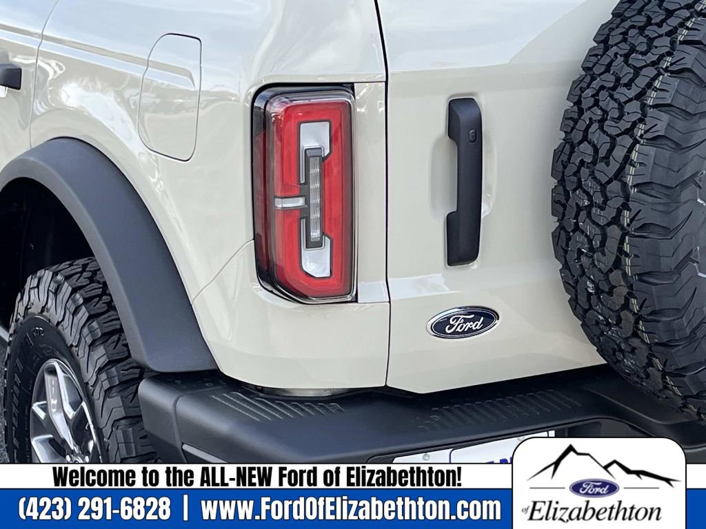 New 2025 Ford Bronco Badlands image 5